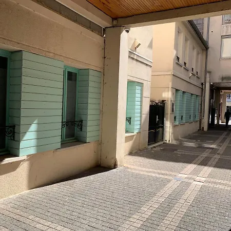 Le Passage De Hugues 1 Troyes